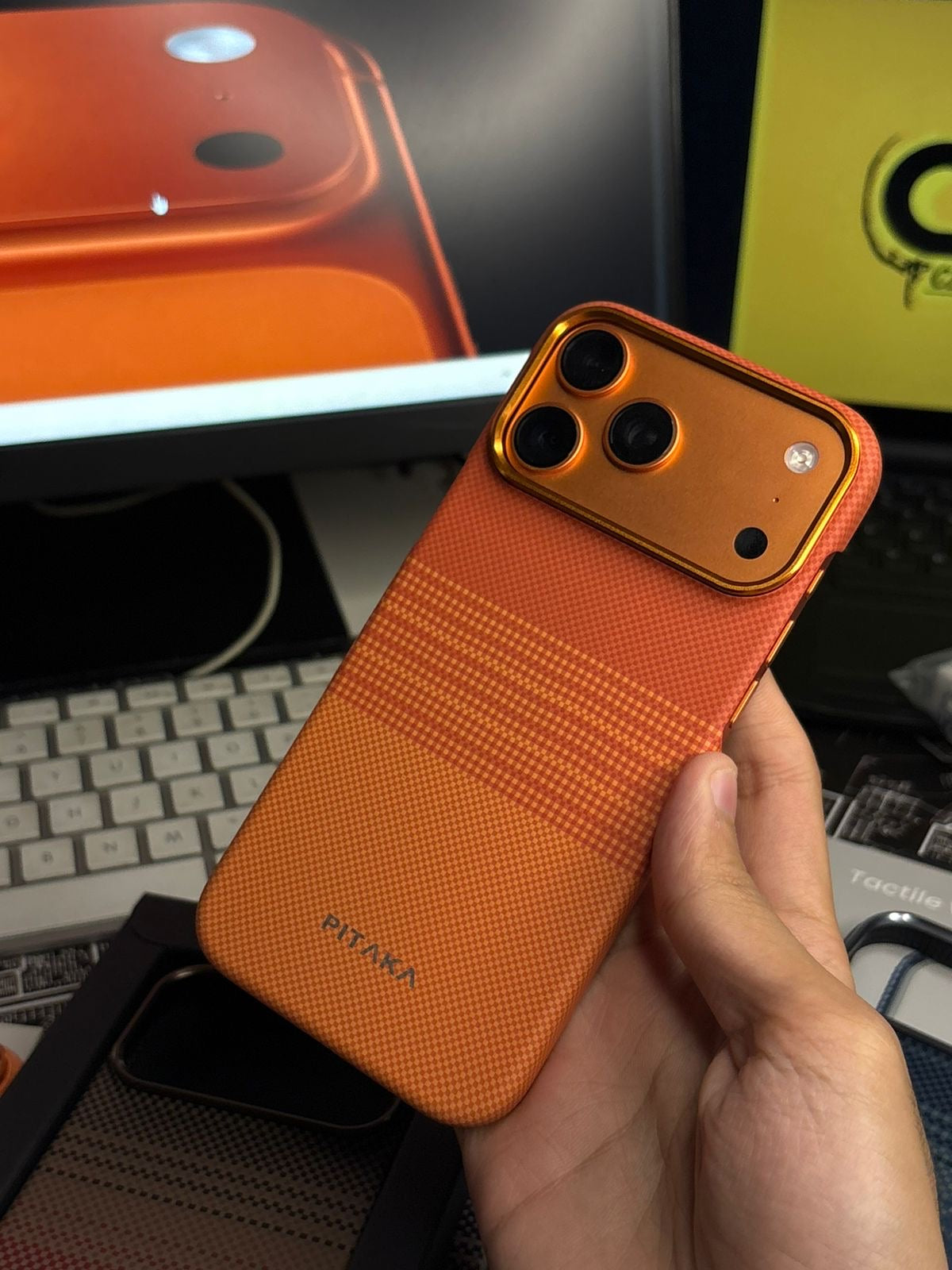 1:1 Pitaka Carbon Case with MagSafe and Sides Cut Out