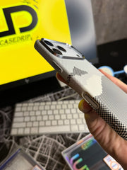 Luxo White Mountain Carbon Magsafe Case 17 Pro Max