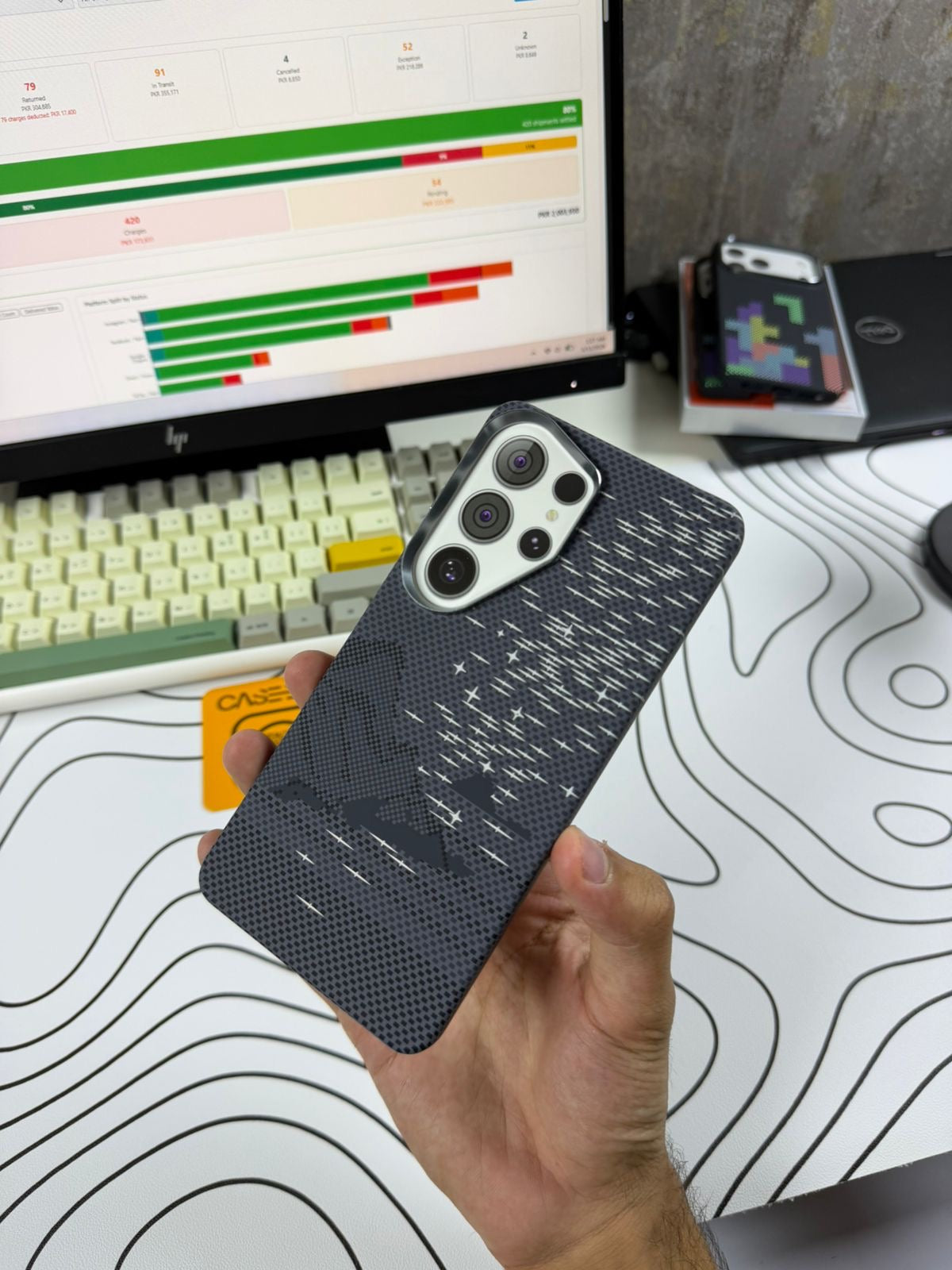 Luxo Dark Grey Mountain Stars Carbon MagSafe Cases