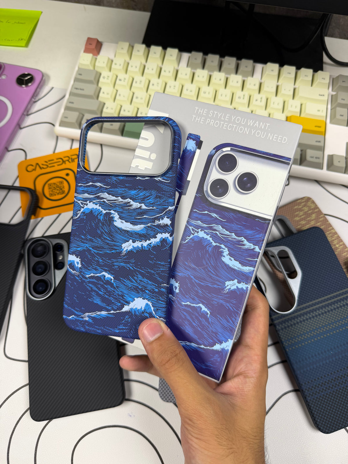 Blue wavy MagSafe carbon 17 pro max