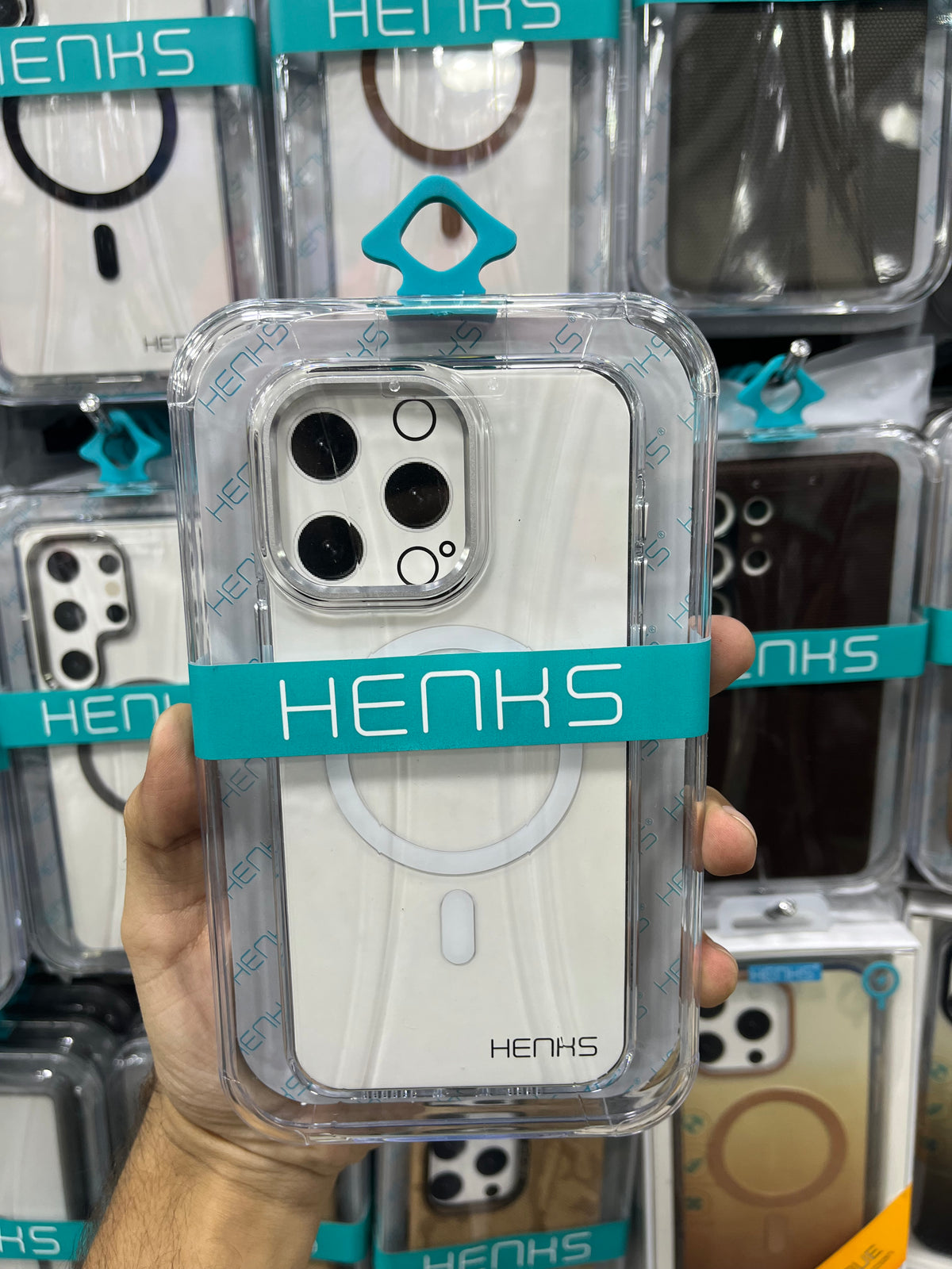 Henks Crystal Clear Cases 16 pro max