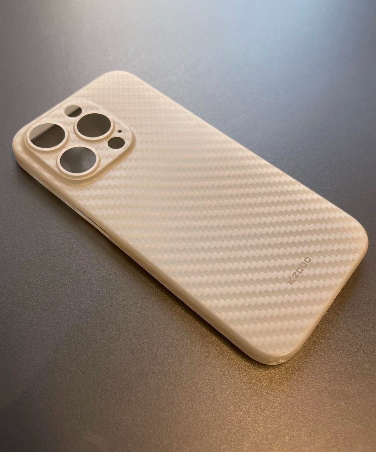 Aircarbon Natural Titanium iPhone 15 series