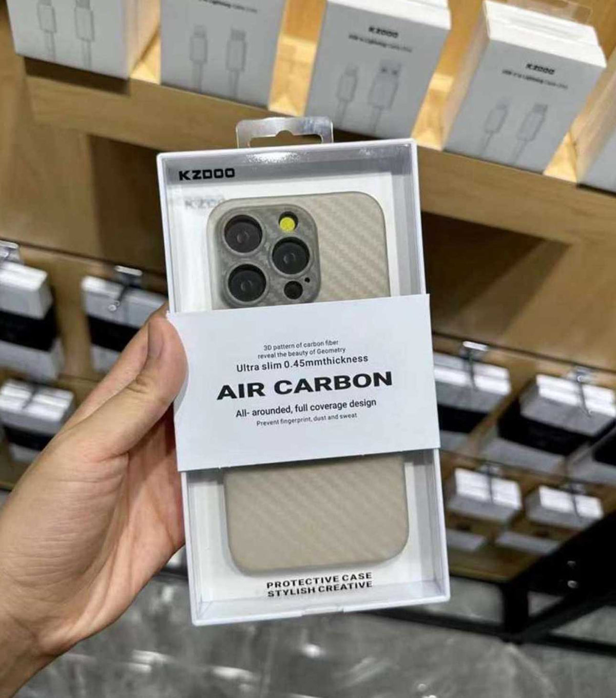 Aircarbon Natural Titanium iPhone 15 series