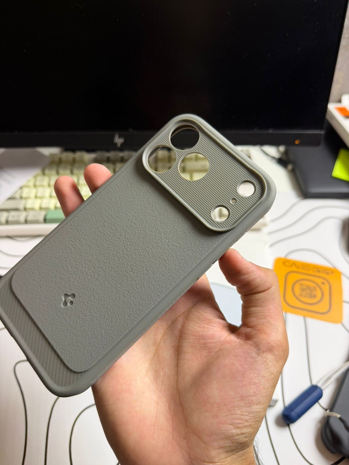Spigen 1:1  Rugged Armor MagSafe Case 17 Pro Max
