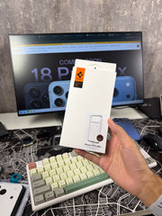 Spigen 1:1 Clear Cases 18 Series