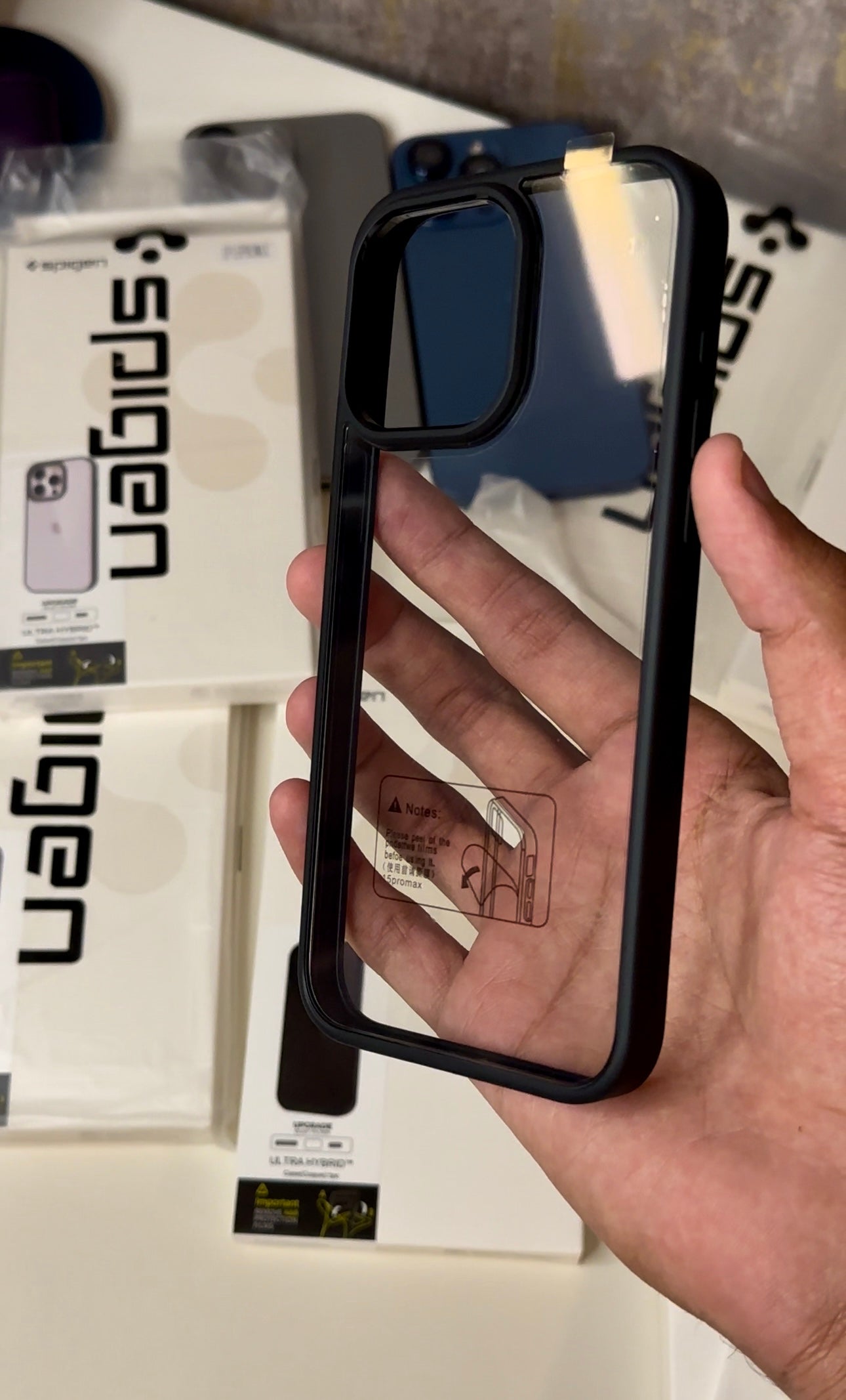 Spigen clear border case