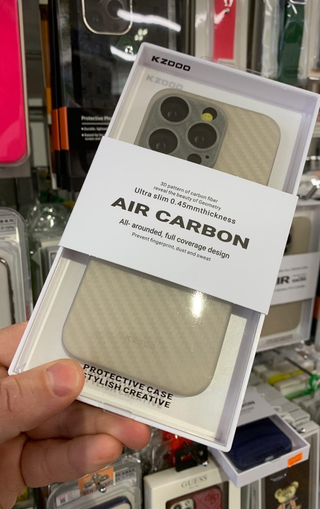 Aircarbon Natural Titanium iPhone 15 series