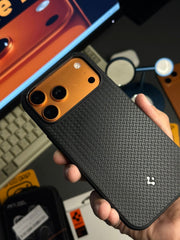 Spigen Mag Armor Case 17 Pro Max