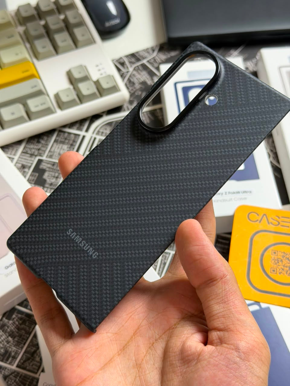 Samsung Galaxy Z Fold 8 Ultra Carbon Pattern Magnet Case (Screen protector included)