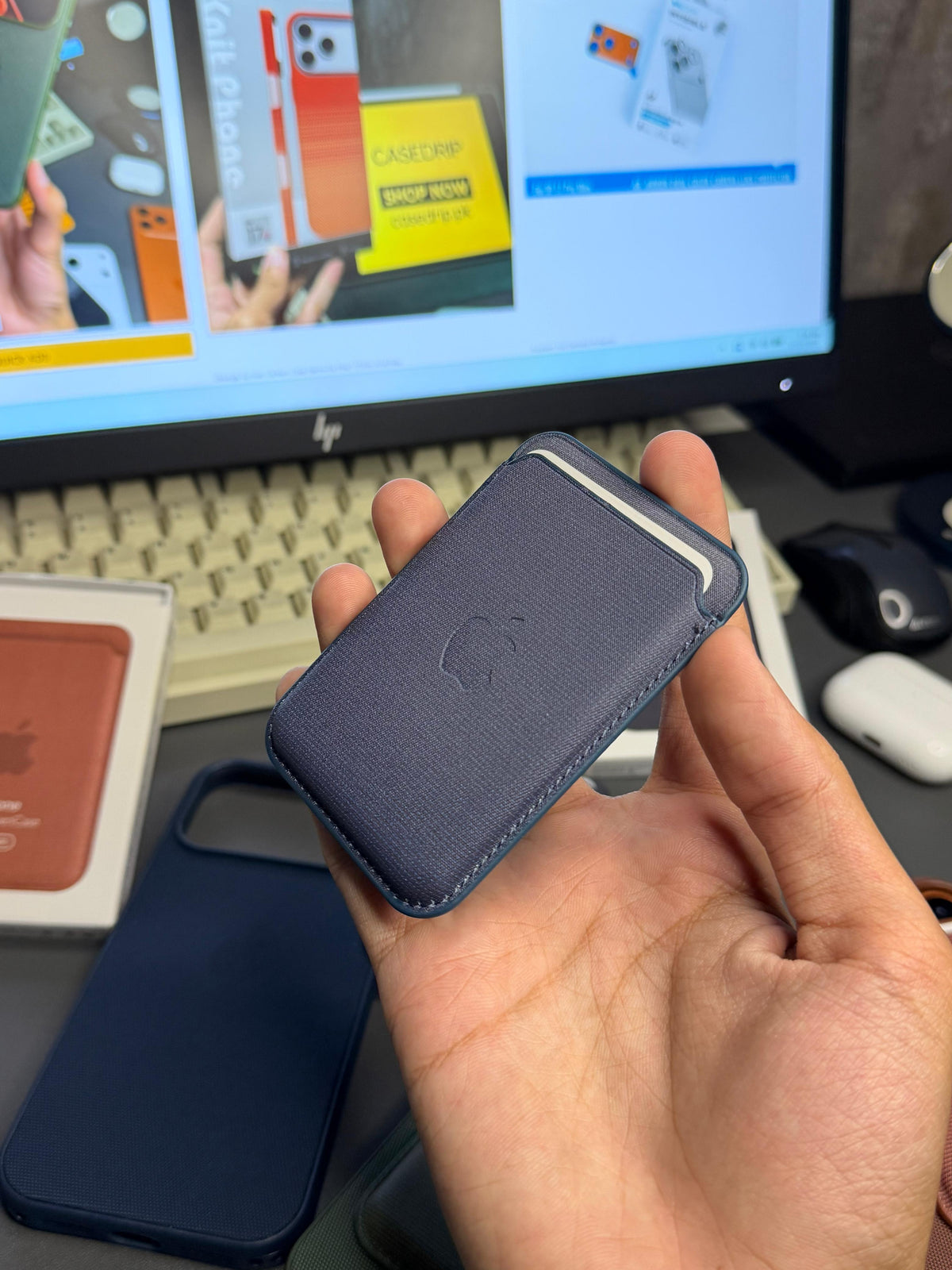 Apple Tech Wooven MagSafe Wallet With Animation