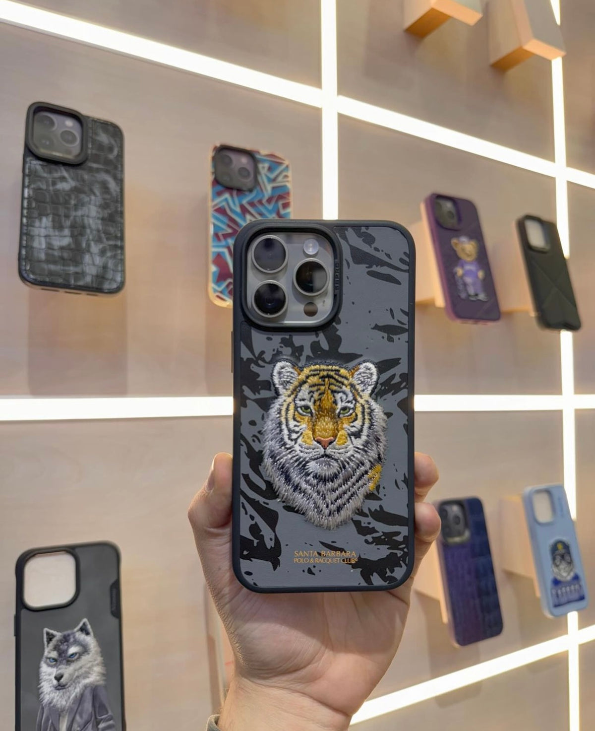 Polo Savanna Black Tiger iPhone 15 series