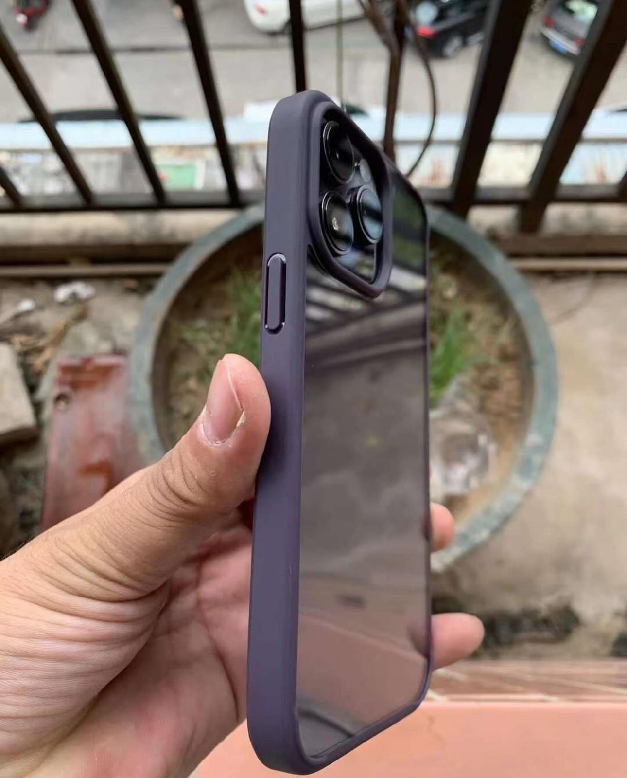 Spigen clear purple border